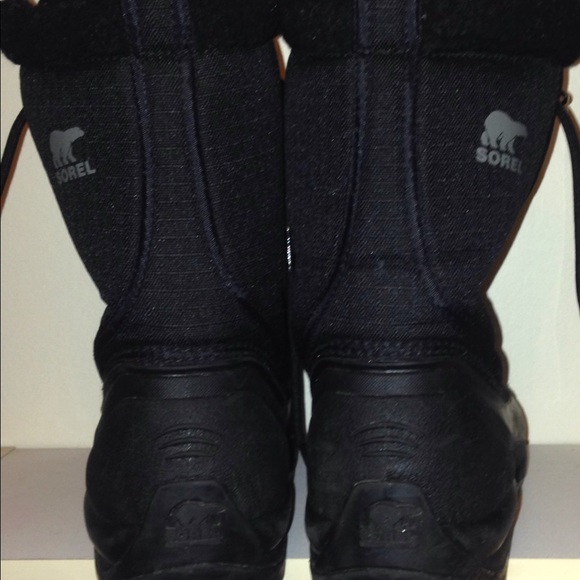 Sorel boots - Picture 3 of 3